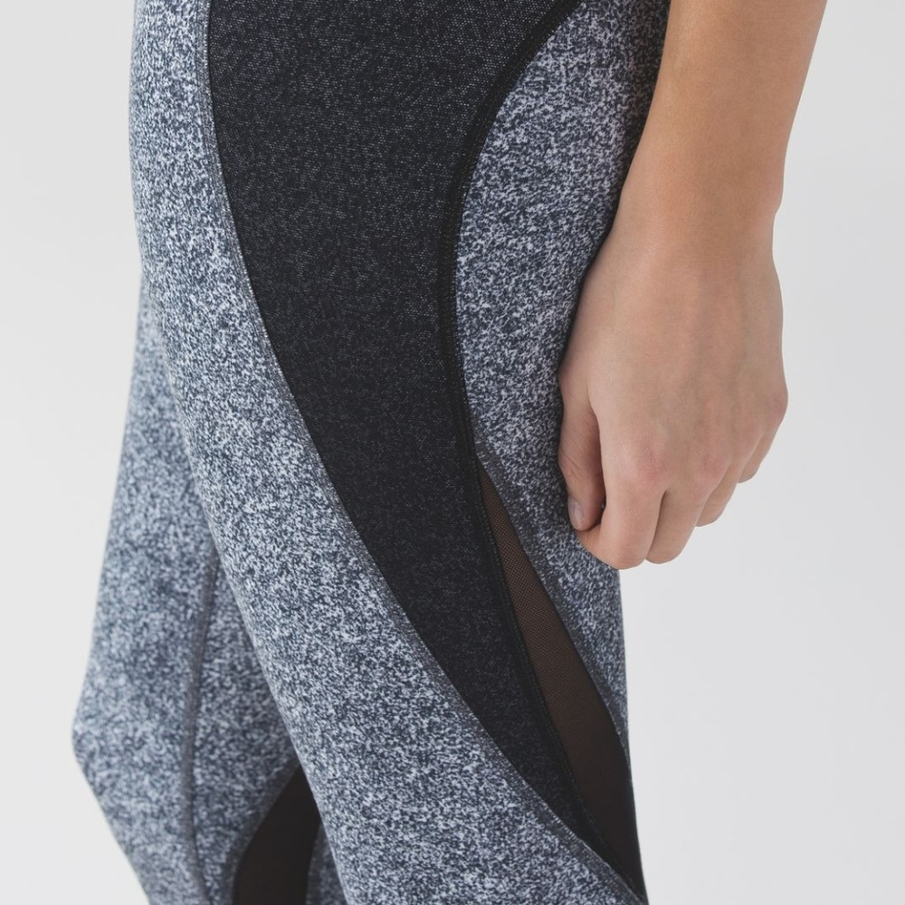 Lululemon Tranquil Tight Rio Mist Black White - Picture 6 of 8